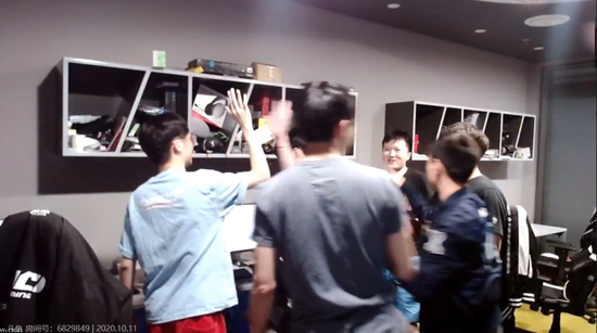 全新俯视角MOBA逃杀游戏头号追击将在国服正式上线